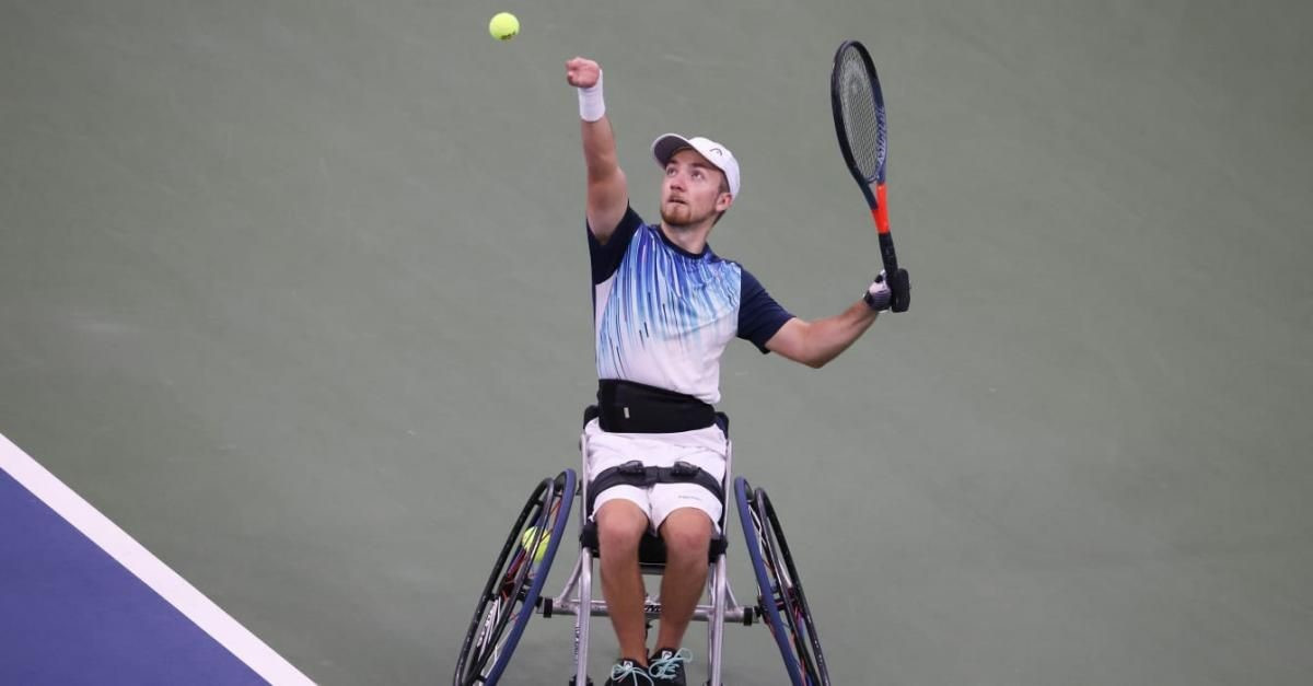 Foto roelstoel tennisser Sam Schröder